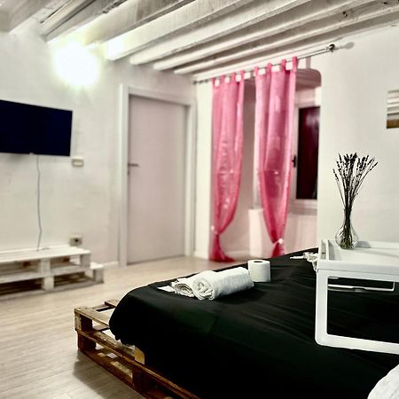 Genova Centro Affittacamere- Bagno In Comune Extérieur photo