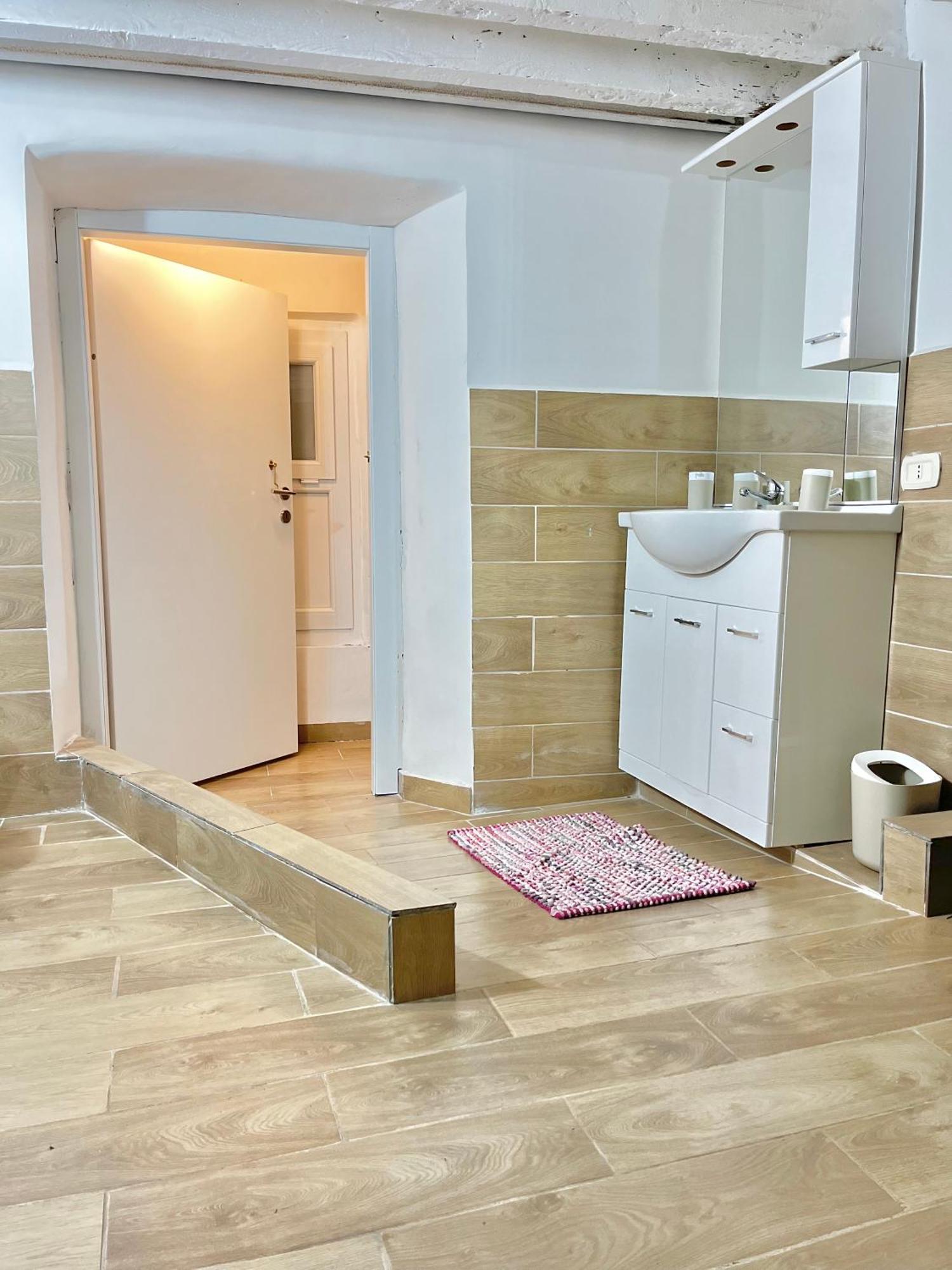 Genova Centro Affittacamere- Bagno In Comune Extérieur photo